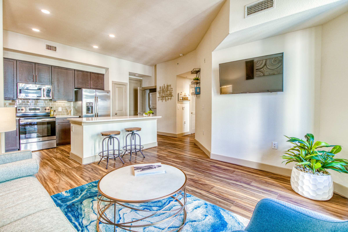 Photos and Video of Skyline at Midtown in Houston, TX